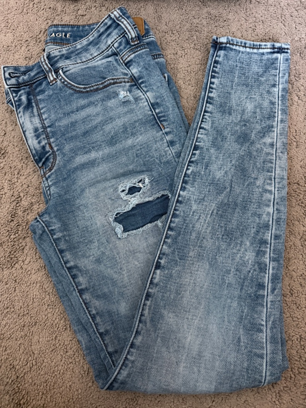American Eagle Outfitters Women’s Light Wash Skinny Jeans - Distressed